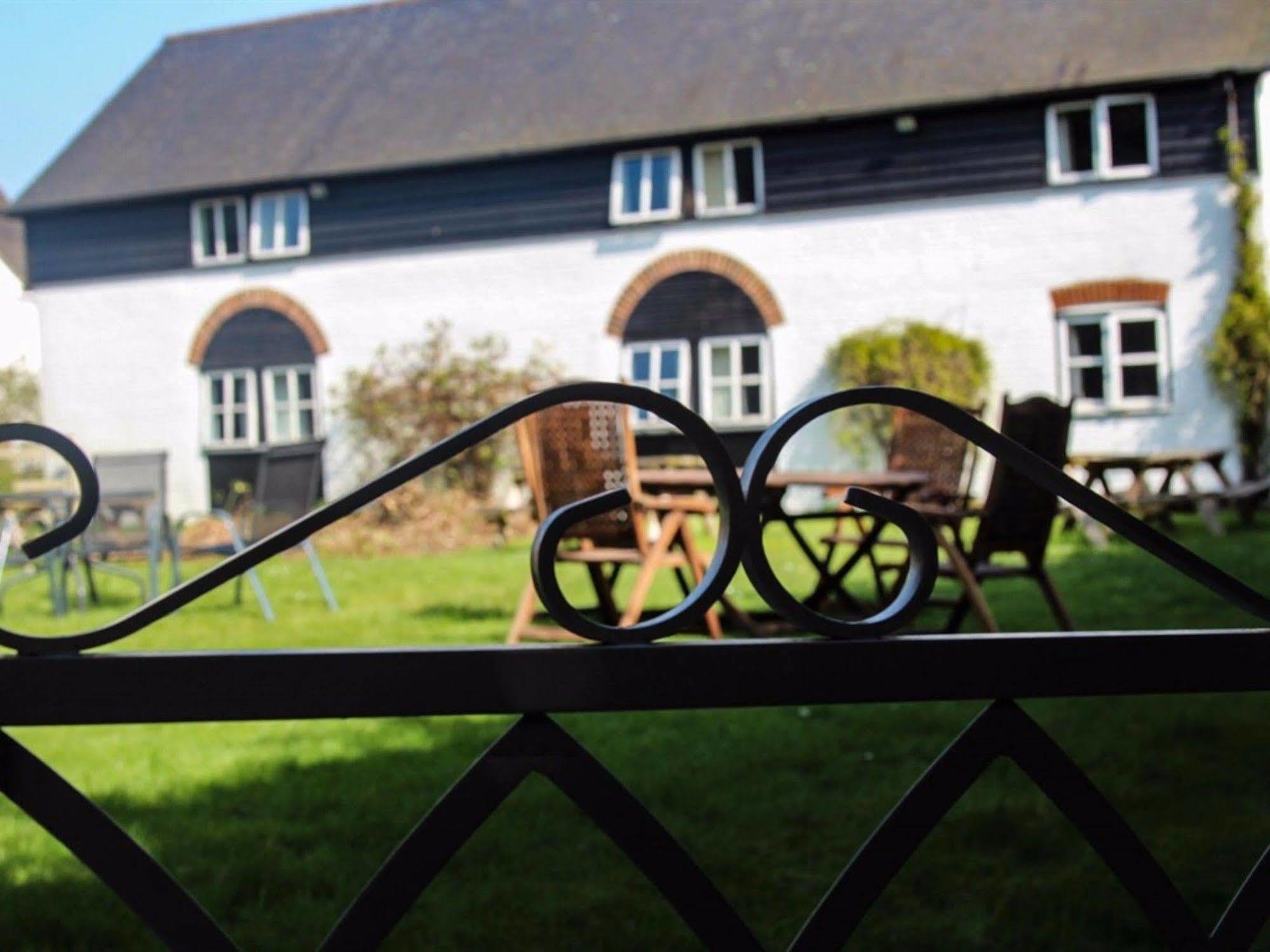 The Waggon And Horses Hotel Great Yeldham Ngoại thất bức ảnh