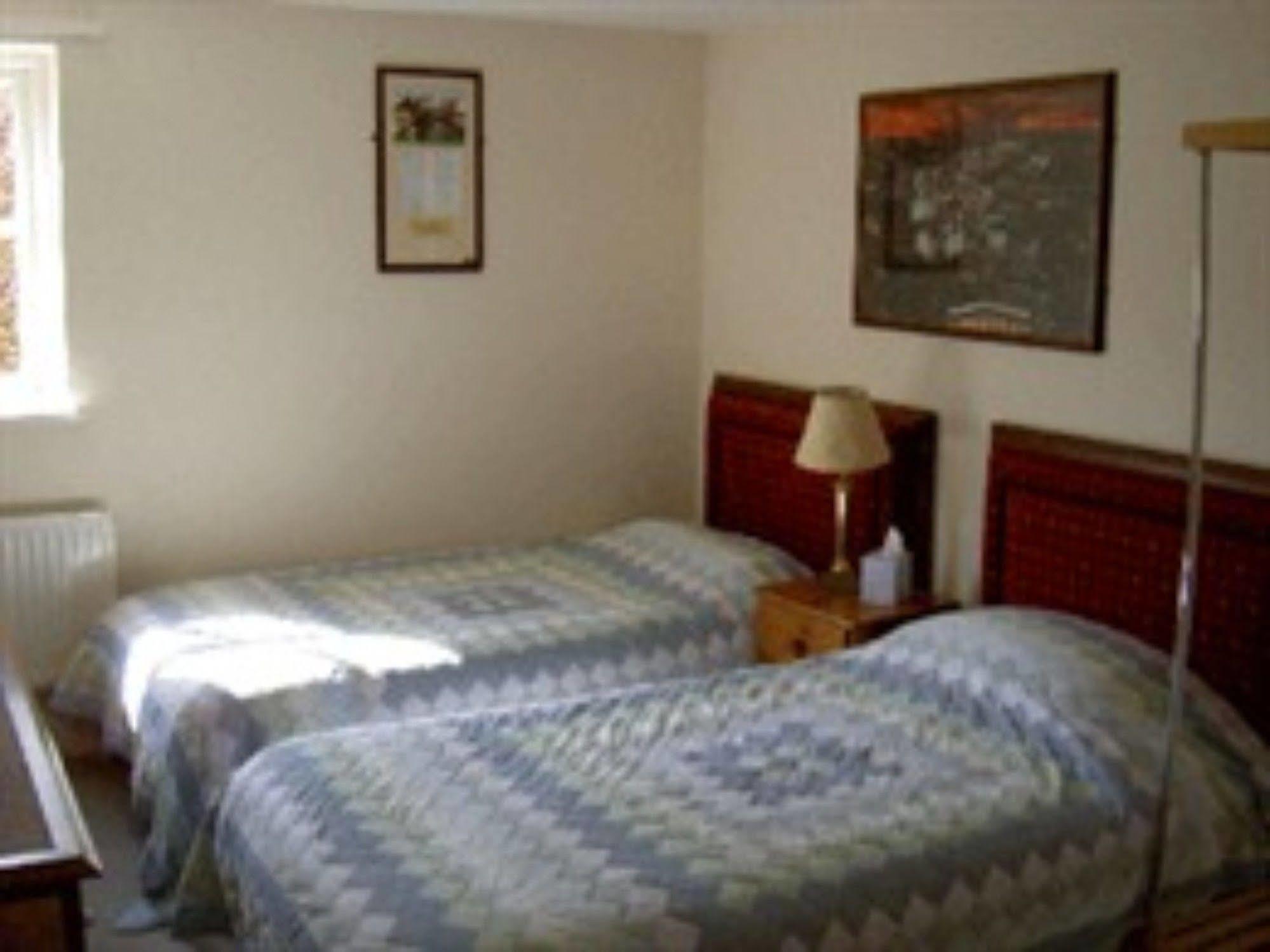 The Waggon And Horses Hotel Great Yeldham Ngoại thất bức ảnh